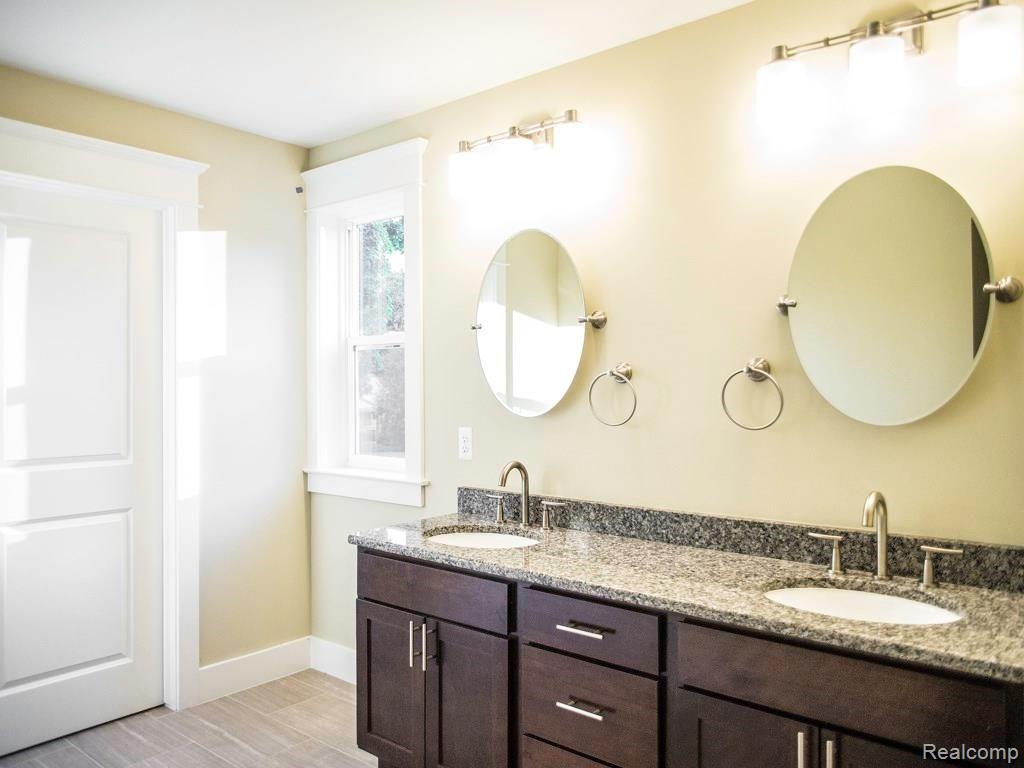 427 Woodside Road Royal Oak, MI 48073 - Photo 23 of 45 Master Bath 1A.jpg