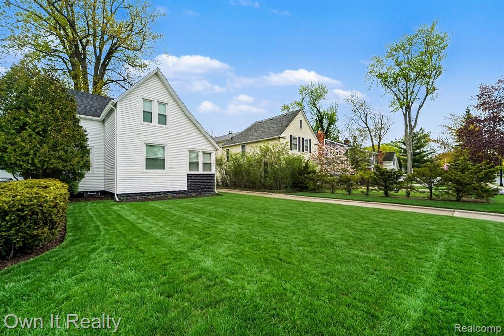 168 Kerby Road Grosse Pointe Farms, MI 48236 - Photo 29 of 36
