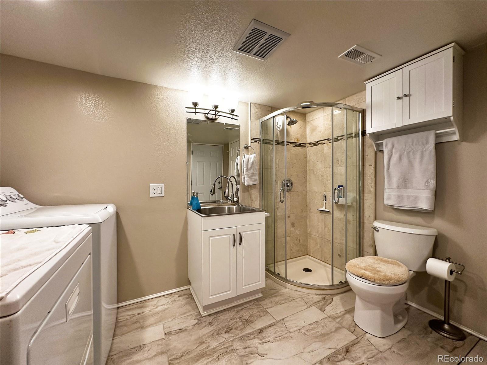 1089 Riddlewood Lane Highlands Ranch, CO 80129 - Photo 29 of 32 Gallery Image 29
