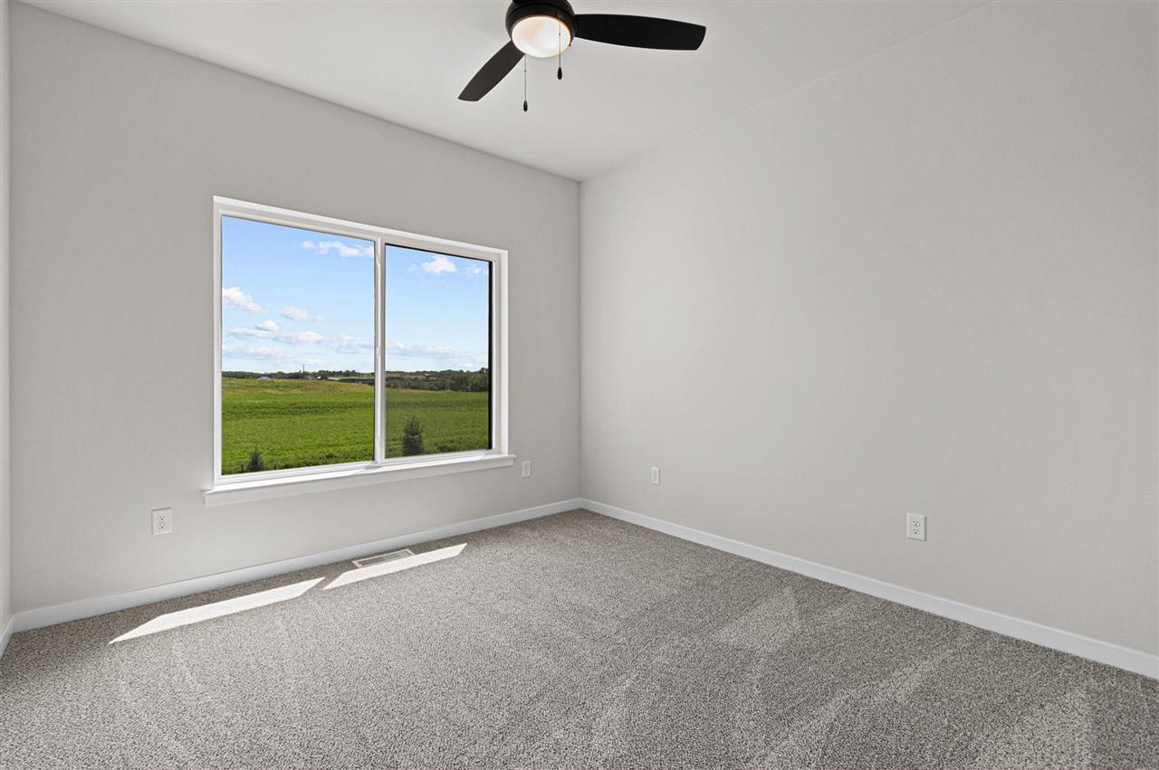 3072 Ridgeview Circle Coralville, IA 52241 - Photo 26 of 39 Gallery Image 26