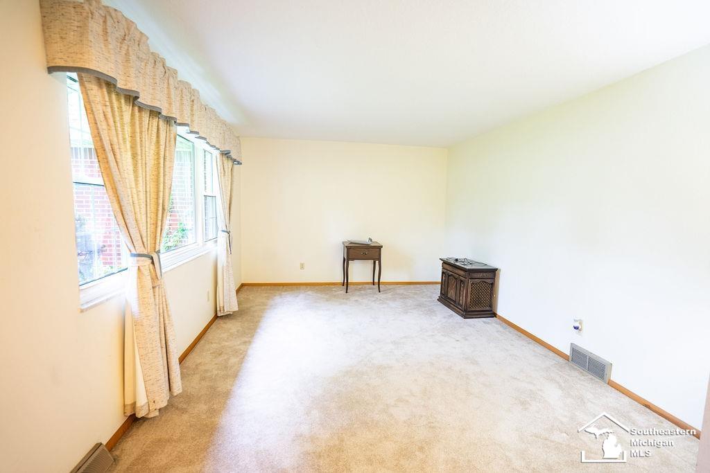 10993 Summerfield Road Temperance, MI 48182 - Photo 6 of 23