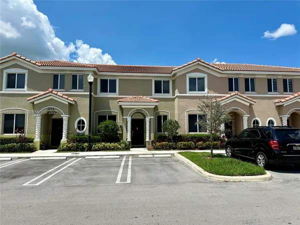 $2,400 | 1092 Southeast 23rd Avenue, Unit 1092, Homestead, FL 33035