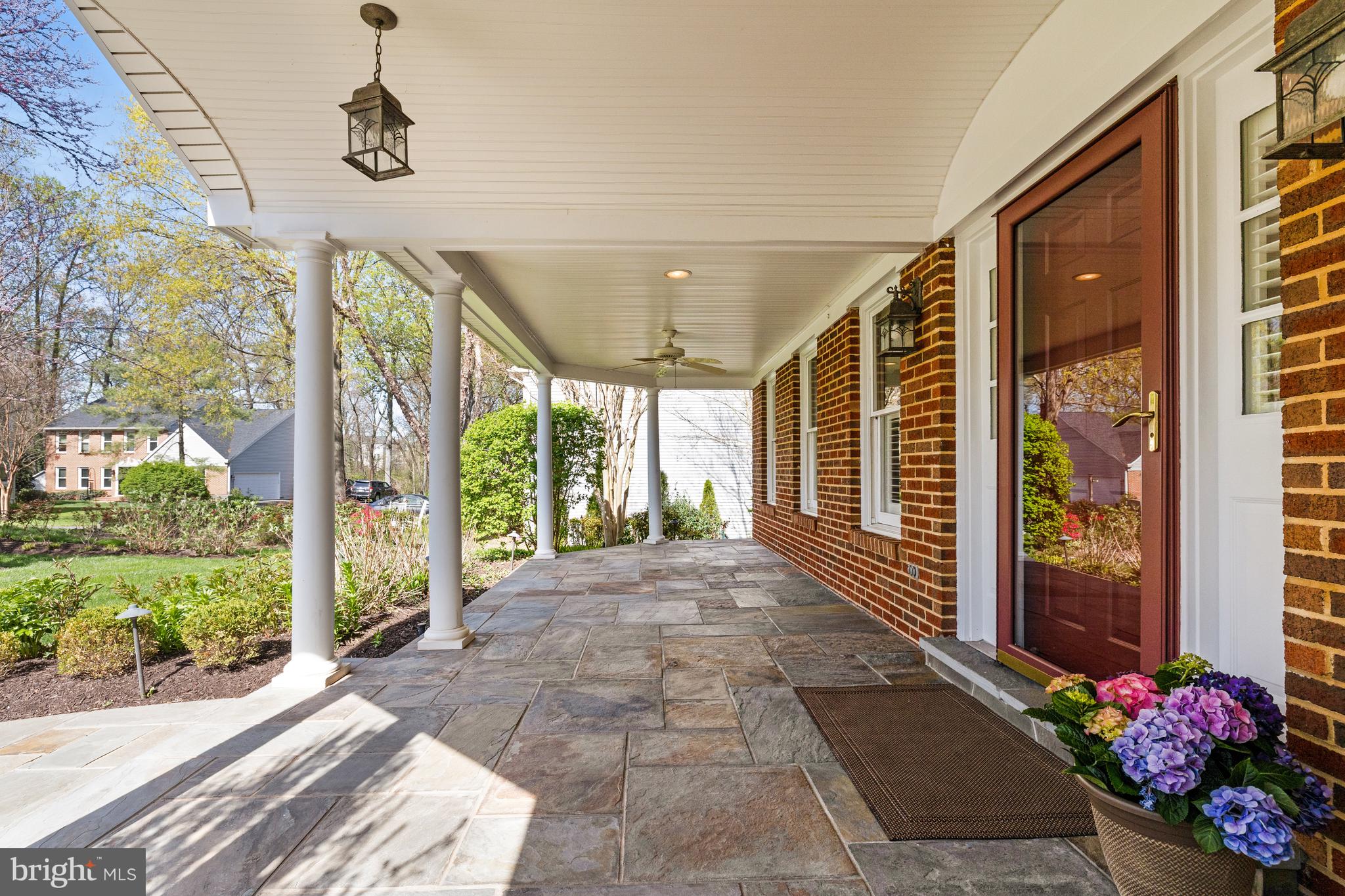 1004 Hidden Park Place Herndon, VA 20170 - Photo 13 of 101