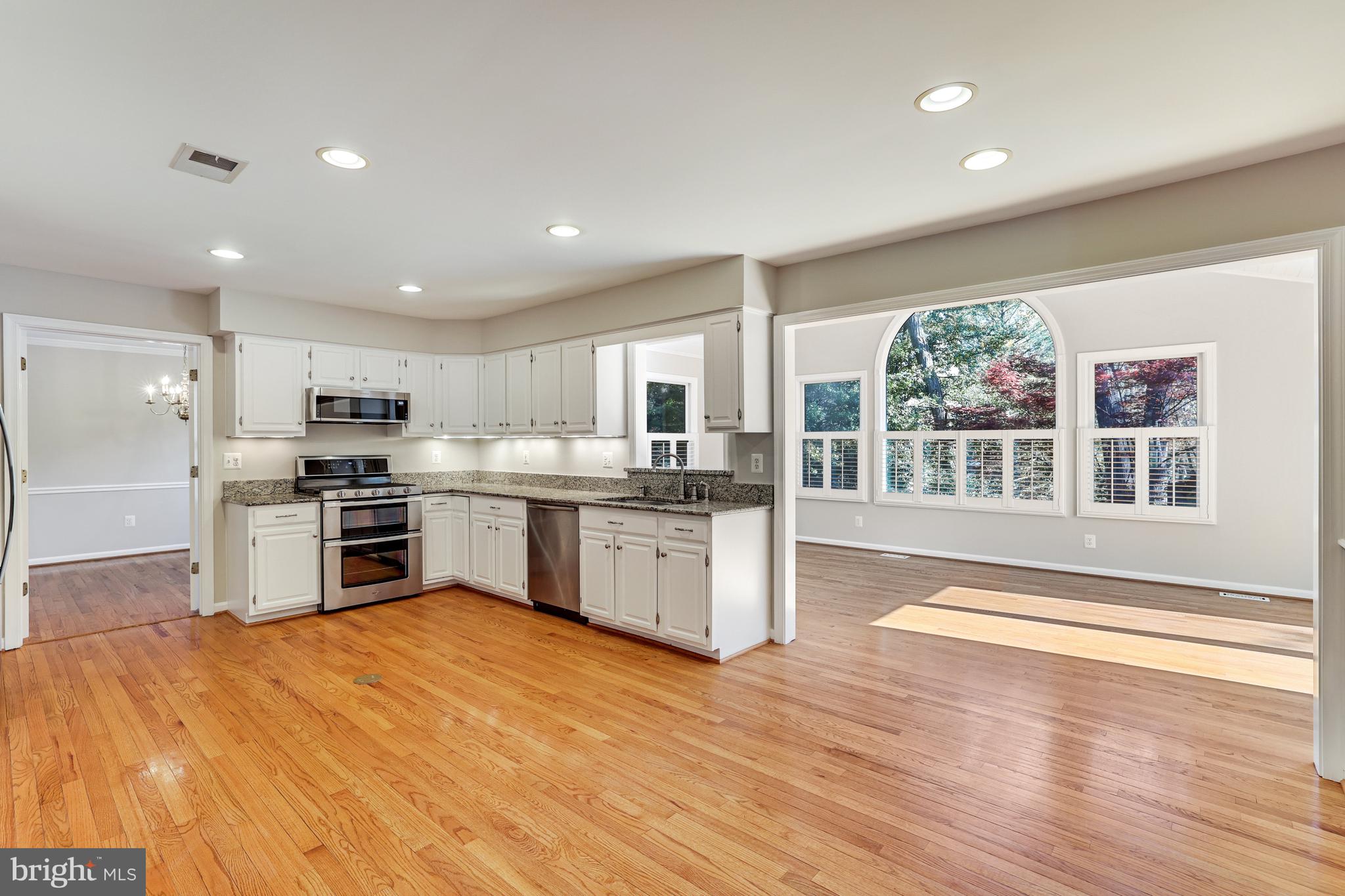 1004 Hidden Park Place Herndon, VA 20170 - Photo 18 of 101