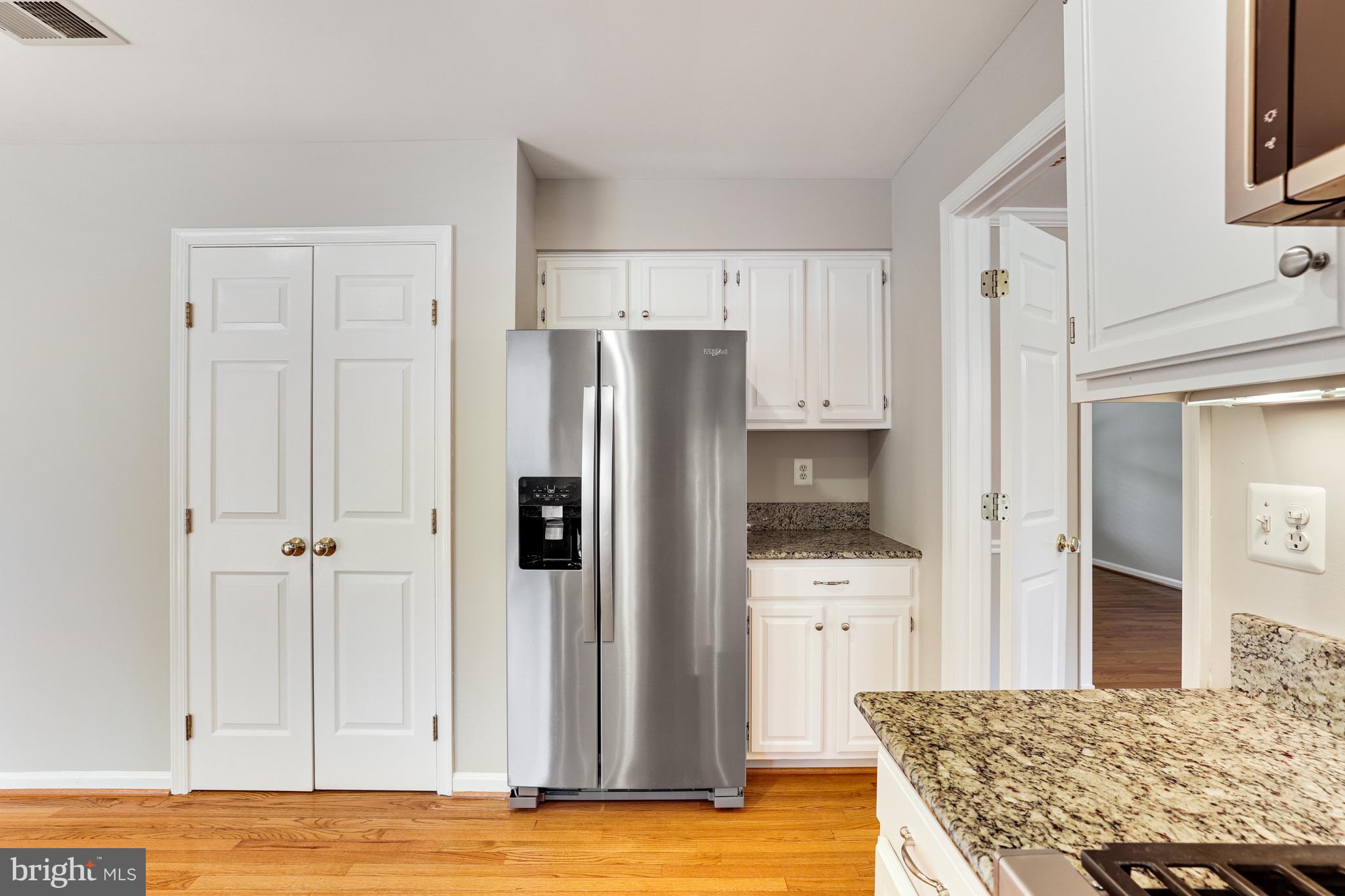 1004 Hidden Park Place Herndon, VA 20170 - Photo 22 of 101