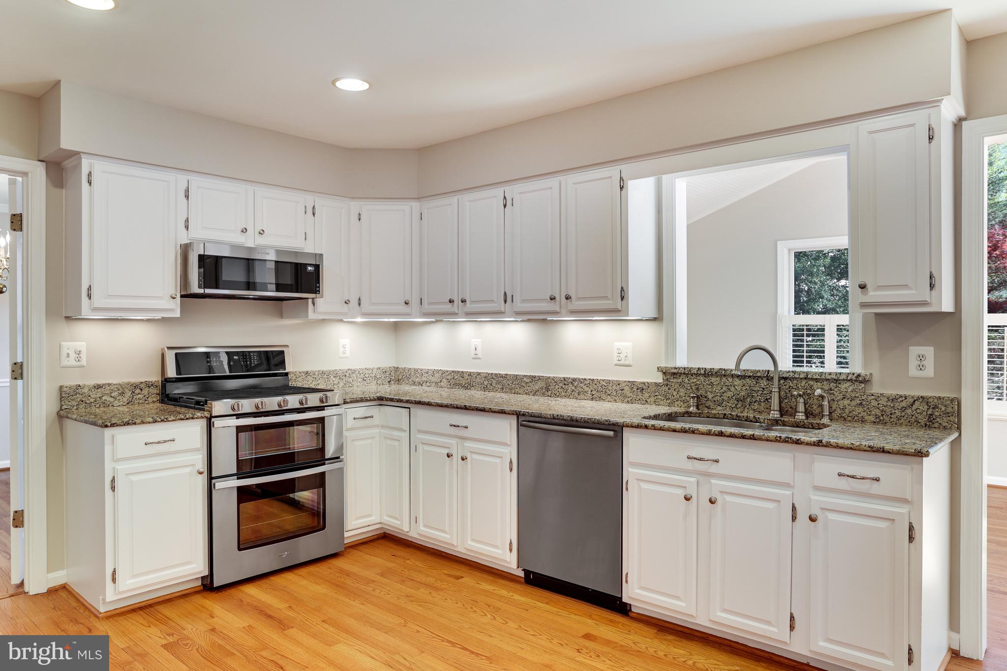 1004 Hidden Park Place Herndon, VA 20170 - Photo 23 of 101