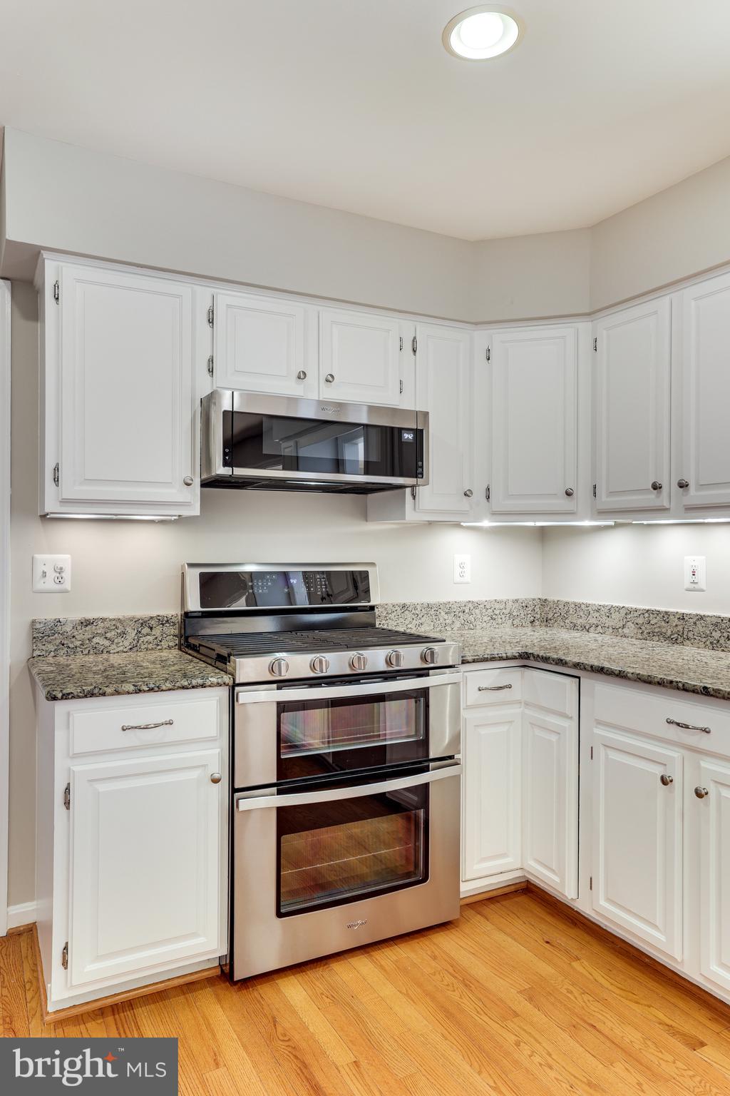 1004 Hidden Park Place Herndon, VA 20170 - Photo 24 of 101