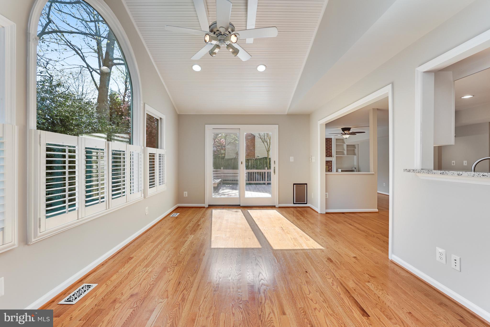 1004 Hidden Park Place Herndon, VA 20170 - Photo 26 of 101