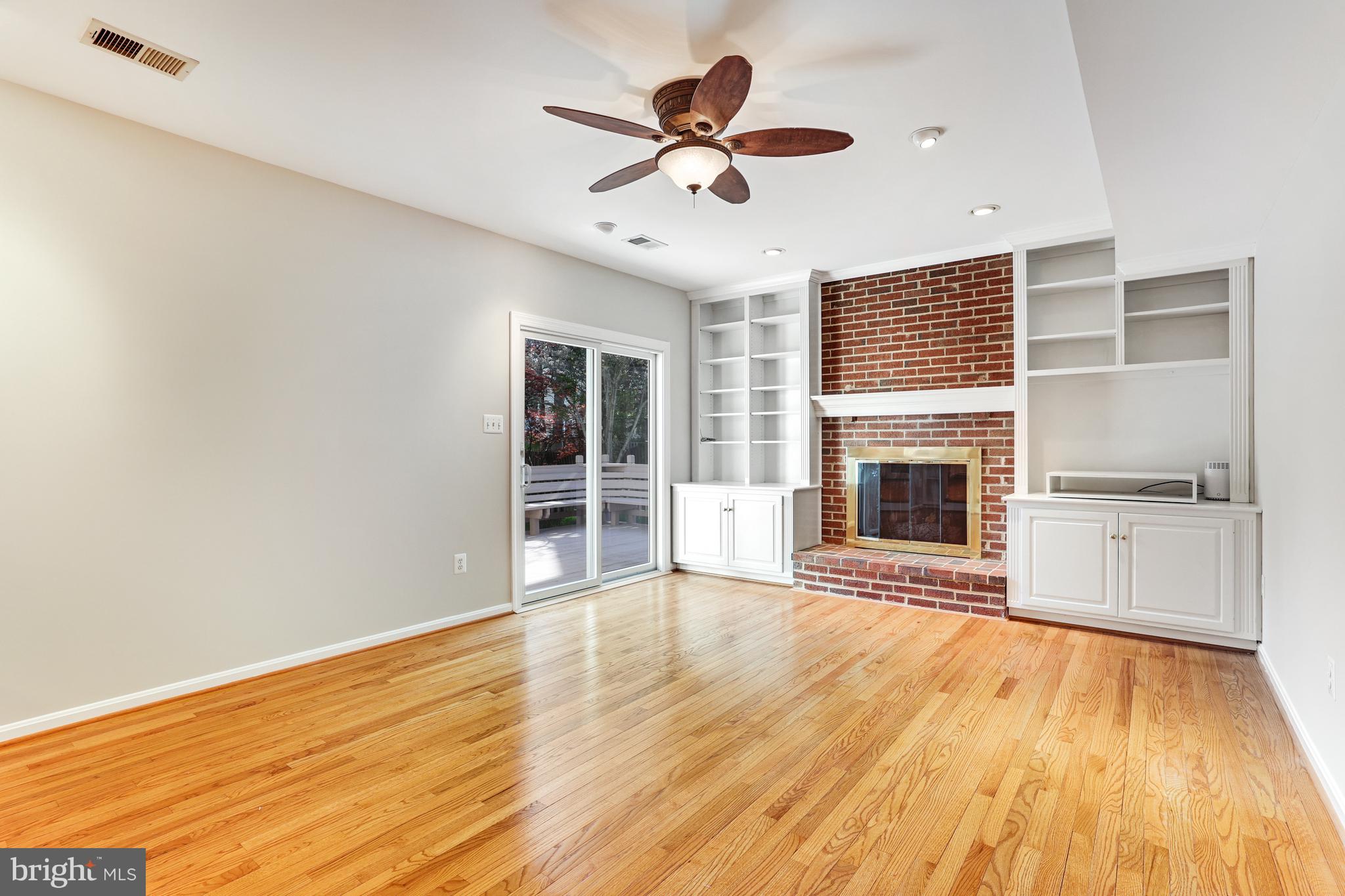 1004 Hidden Park Place Herndon, VA 20170 - Photo 32 of 101