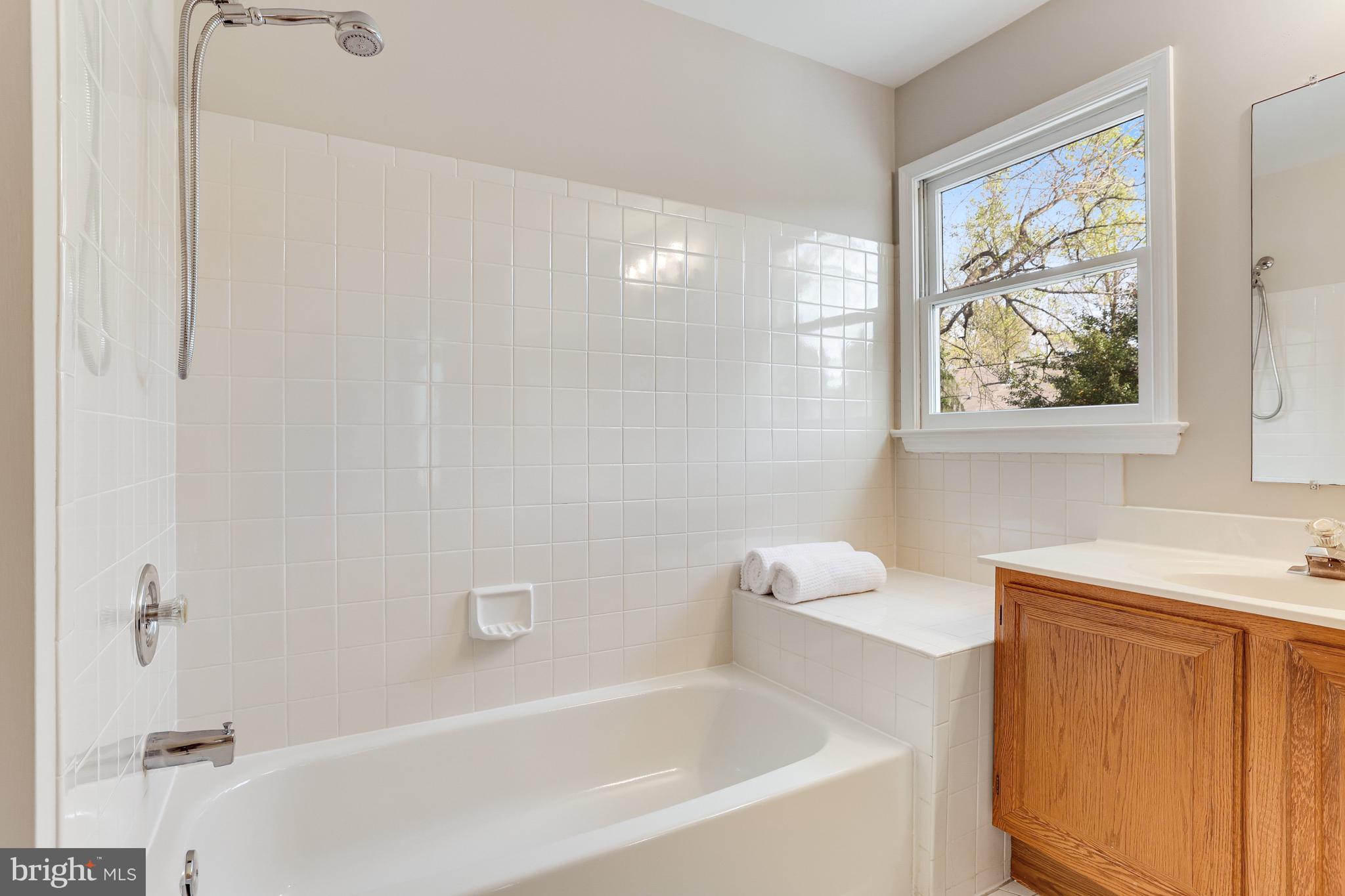 1004 Hidden Park Place Herndon, VA 20170 - Photo 53 of 101