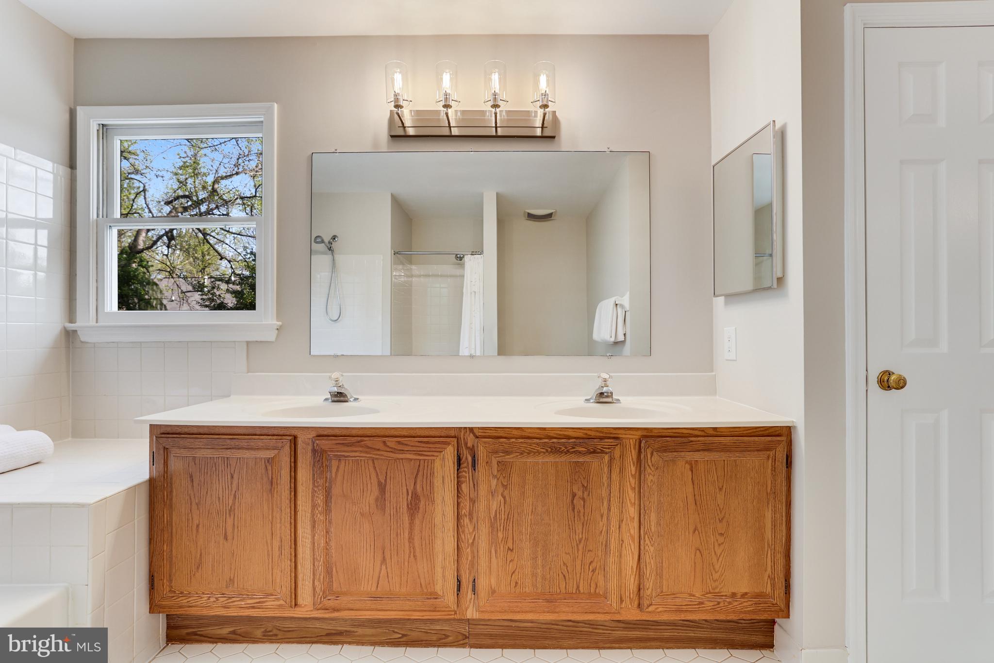 1004 Hidden Park Place Herndon, VA 20170 - Photo 55 of 101