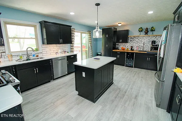 $434,000 | 416 Summitt Drive, La Follette, TN 37766
