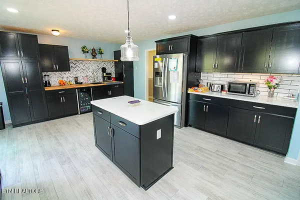 $434,000 | 416 Summitt Drive, La Follette, TN 37766