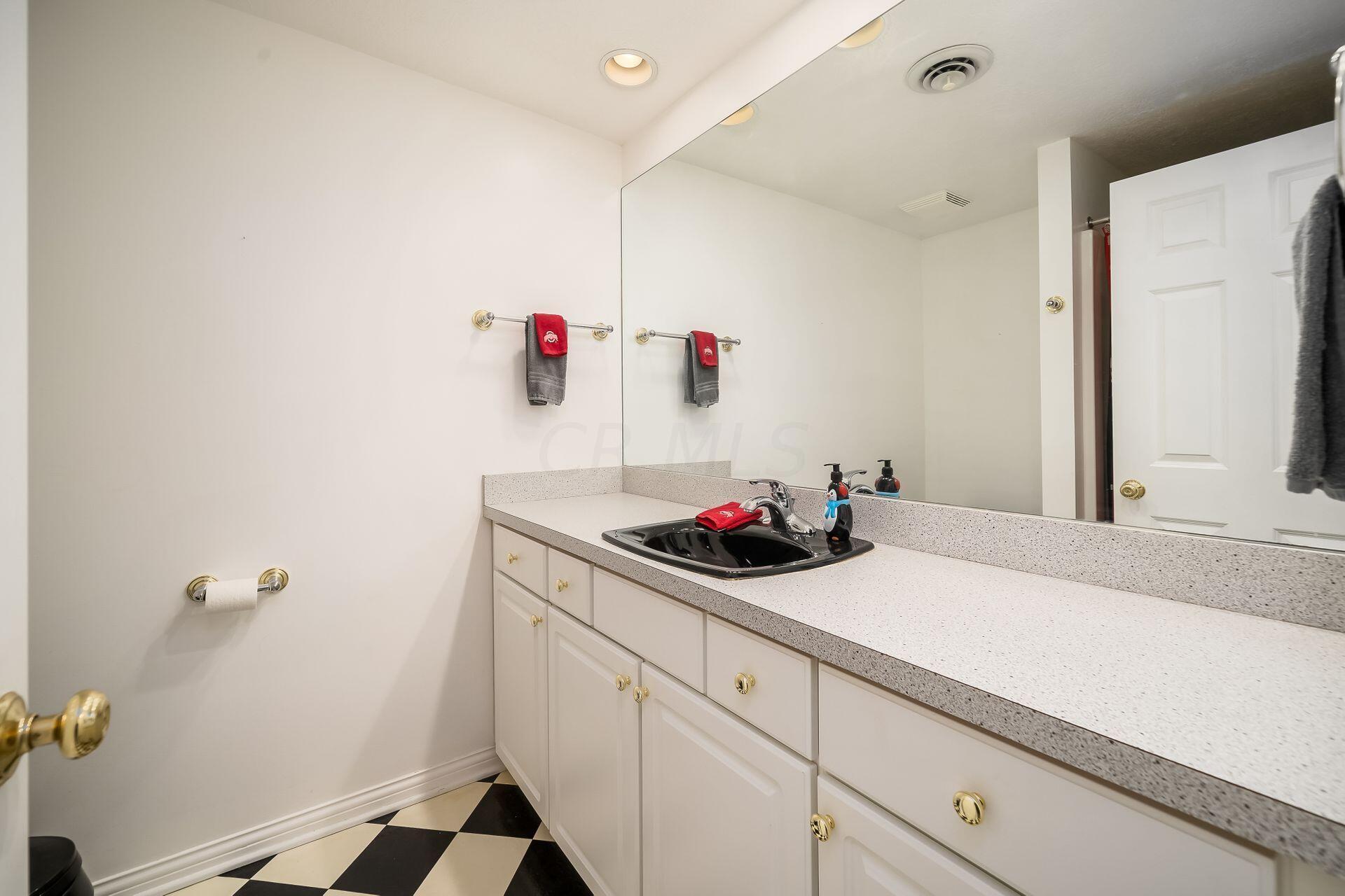 4411 Oakwood Road Springfield, OH 45502 - Photo 77 of 138 Lower level bathroom