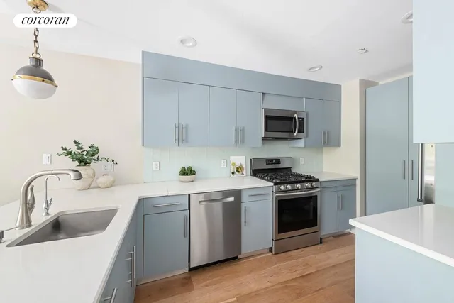 $1,200,000 | 26 Broadway, Unit 204 | Williamsburg