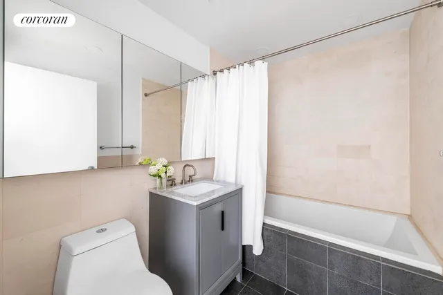 $1,200,000 | 26 Broadway, Unit 204 | Williamsburg