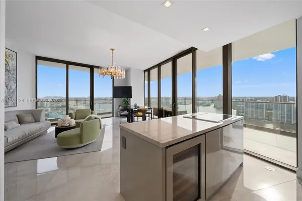 $12,500 | 18975 Collins Avenue, Unit 3205, Sunny Isles Beach, FL 33160