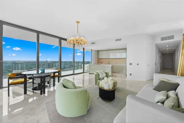 $12,500 | 18975 Collins Avenue, Unit 3205, Sunny Isles Beach, FL 33160