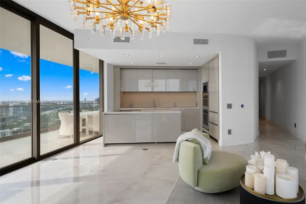 $12,500 | 18975 Collins Avenue, Unit 3205, Sunny Isles Beach, FL 33160