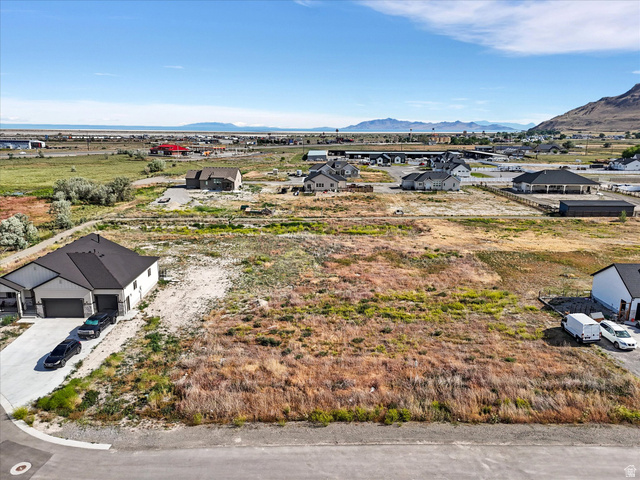 1451 East Corey's Way Tooele, UT 84074 - Photo 3 of 12