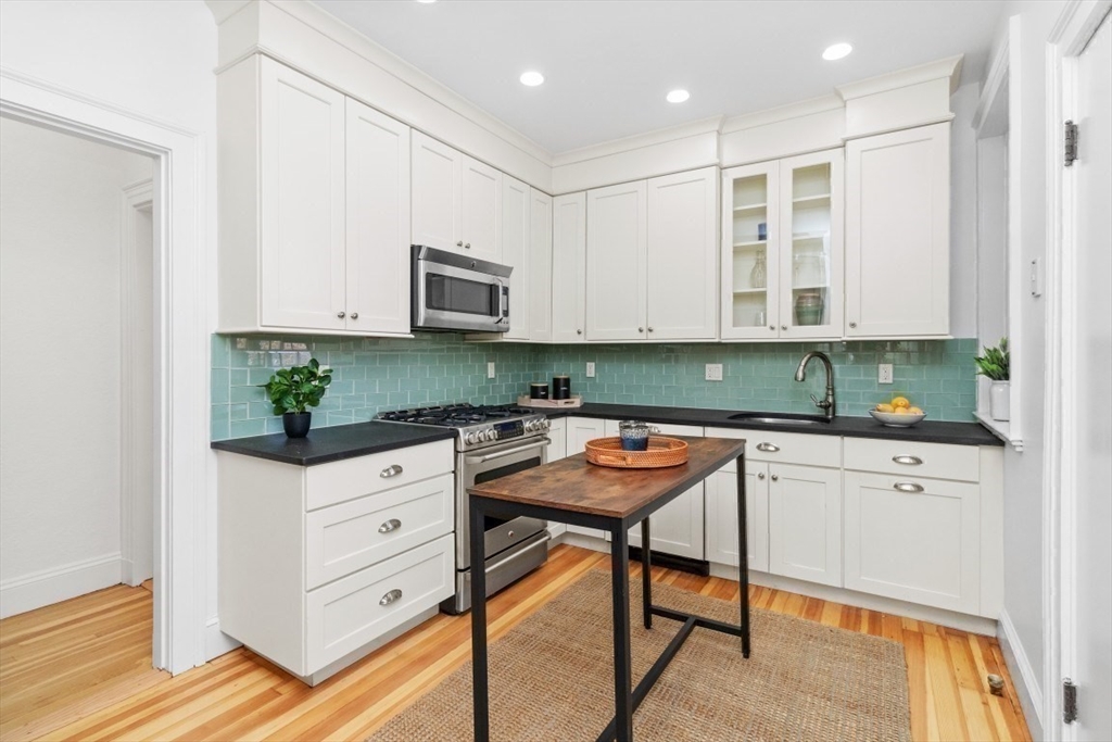 143 Beaconsfield Road, Unit 2 Brookline, MA 02445 - Photo 16 of 34