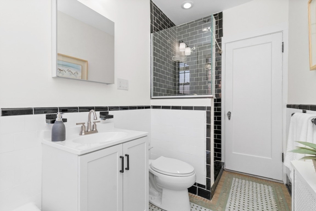 143 Beaconsfield Road, Unit 2 Brookline, MA 02445 - Photo 22 of 34