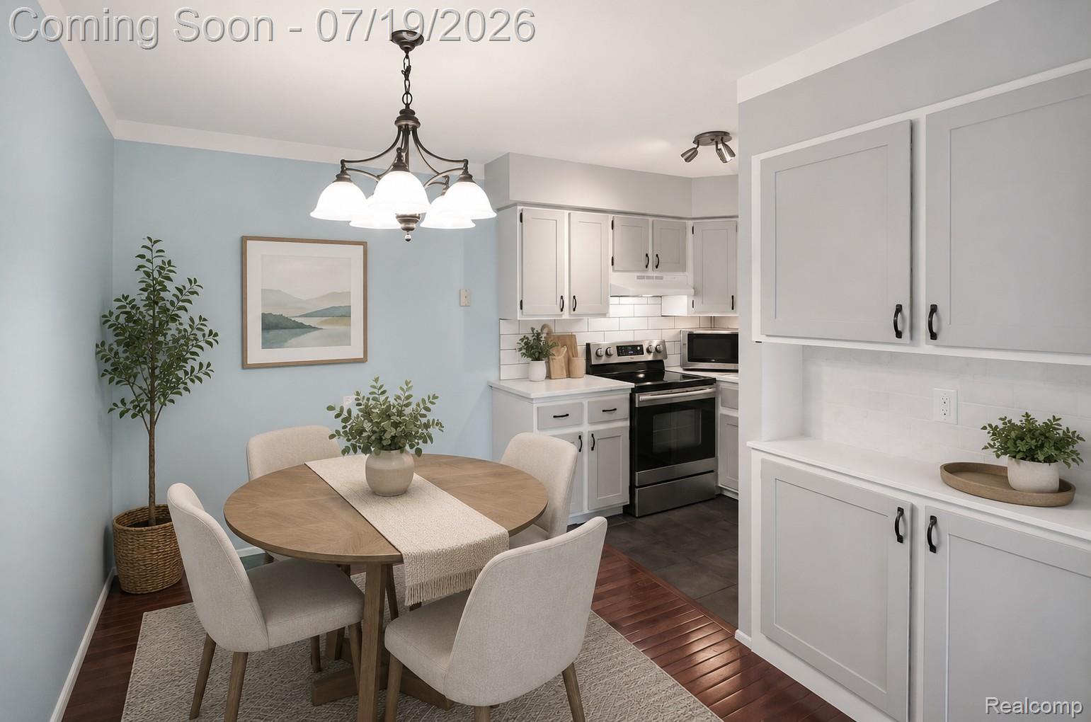 29257 Hayes Road, Unit 7 Warren, MI 48088 - Photo 4 of 22 8 Dining Room Staged.jpg