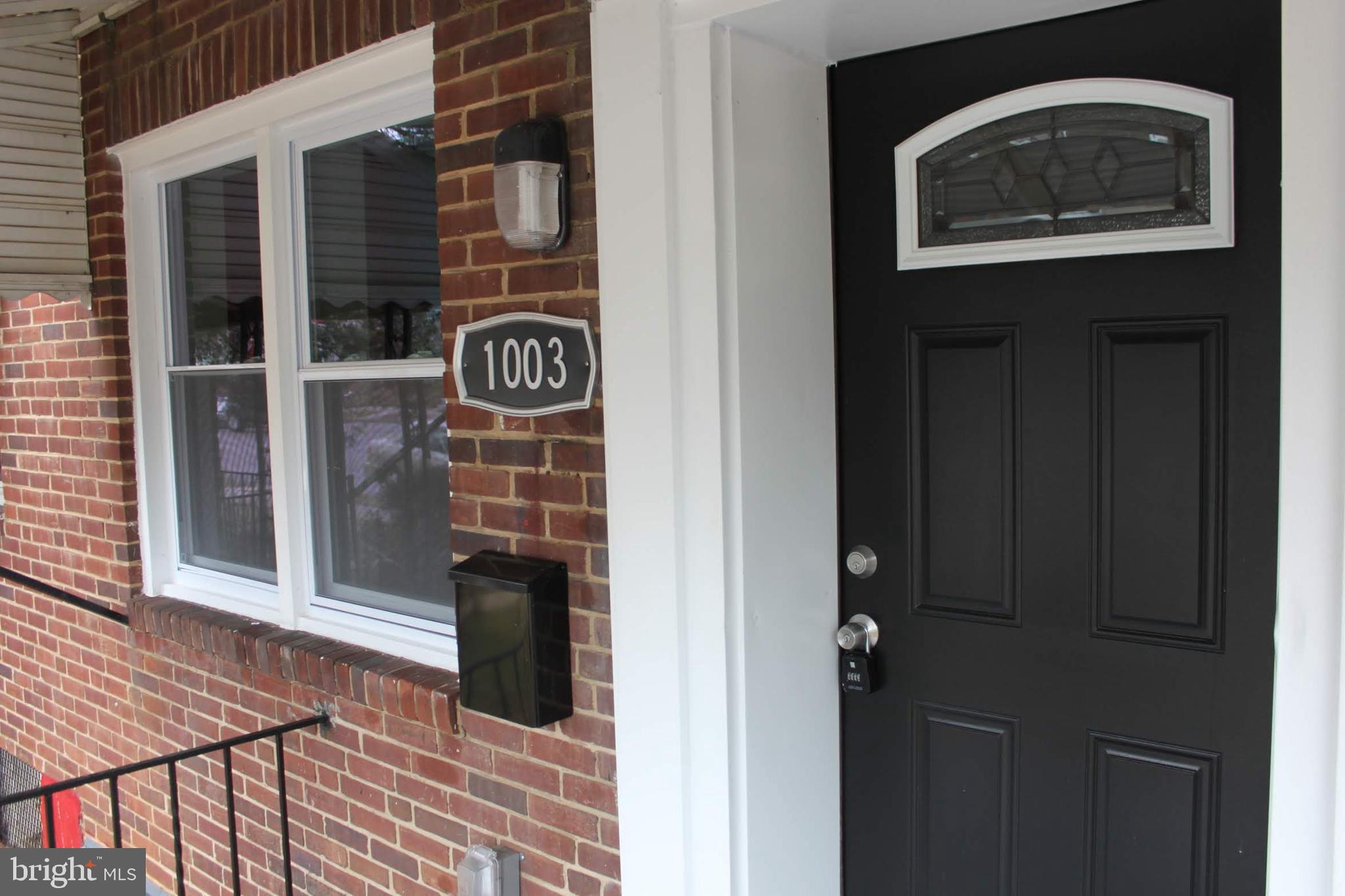 1003 Wicklow Road Baltimore, MD 21229 - Photo 2 of 28