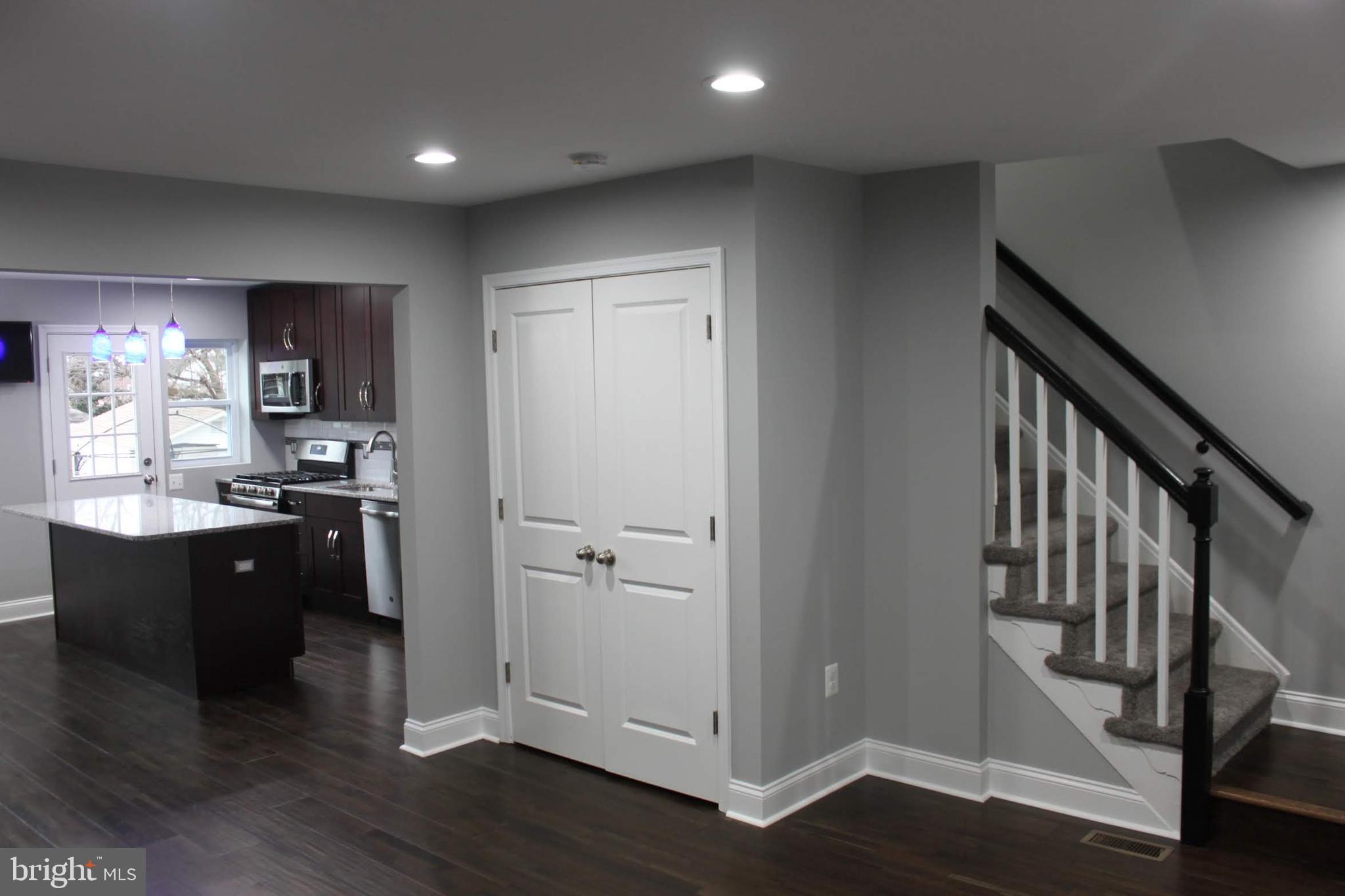 1003 Wicklow Road Baltimore, MD 21229 - Photo 4 of 28