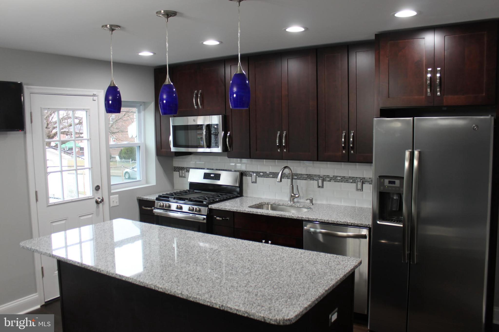1003 Wicklow Road Baltimore, MD 21229 - Photo 10 of 28