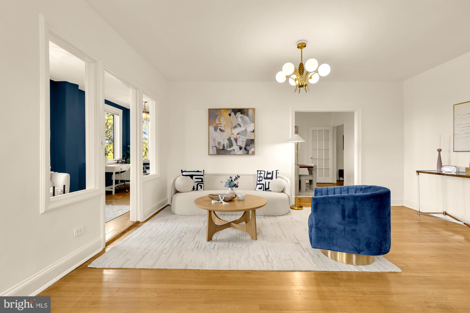 2040 Belmont Road Northwest, Unit 606 Washington, DC 20009 - Photo 4 of 42 Living room