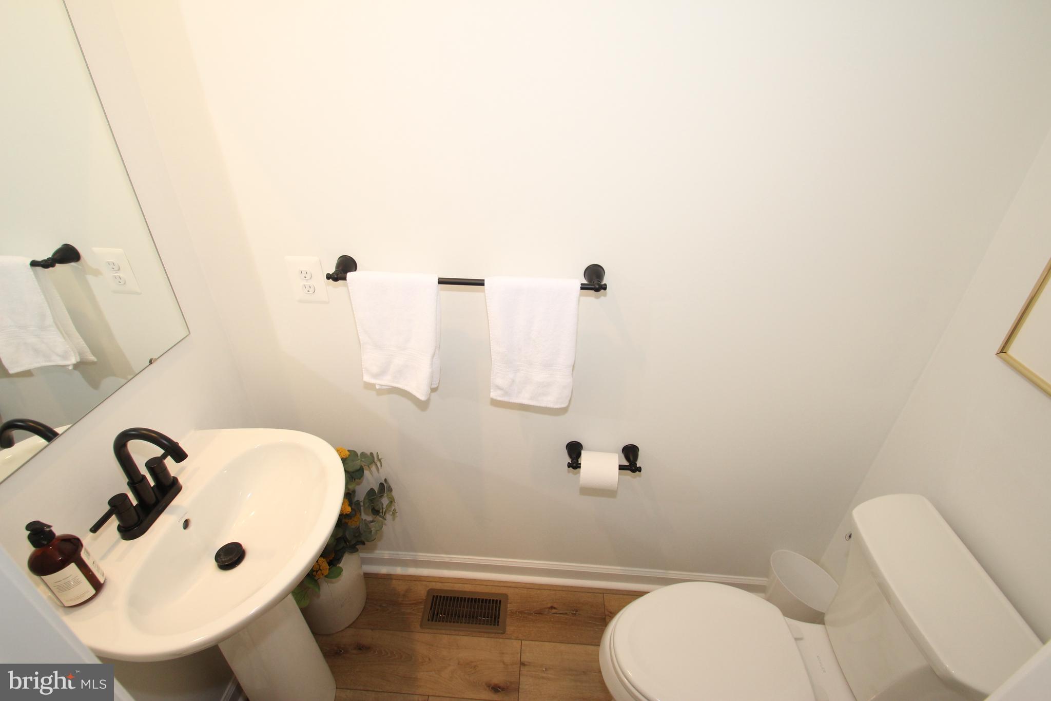 34 Sugarberry Drive Elkton, MD 21921 - Photo 10 of 25 Powder Room