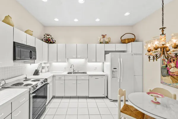 $3,500 | 5184 Lake Catalina Drive North, Unit D, Boca Raton, FL 33496