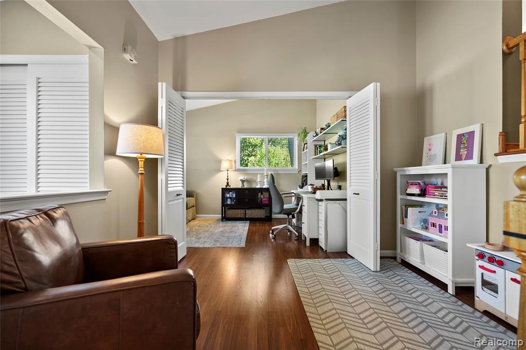 1479 North Pine Street Rochester Hills, MI 48307 - Photo 3 of 25