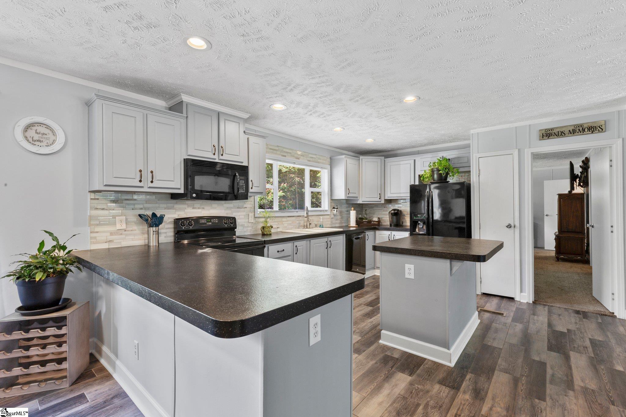 27 Collins Road Travelers Rest, SC 29690 - Photo 8 of 33 Gallery Image 8