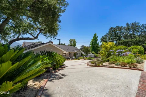 $1,899,000 | 3900 Ferntree Place, Glendale, CA 91214