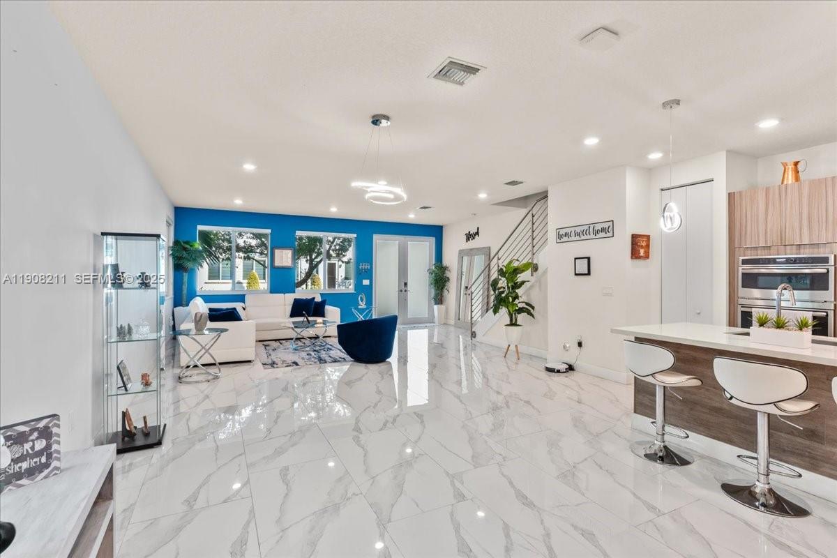 6680 Northwest 102nd Path Doral, FL 33178 - Photo 14 of 49