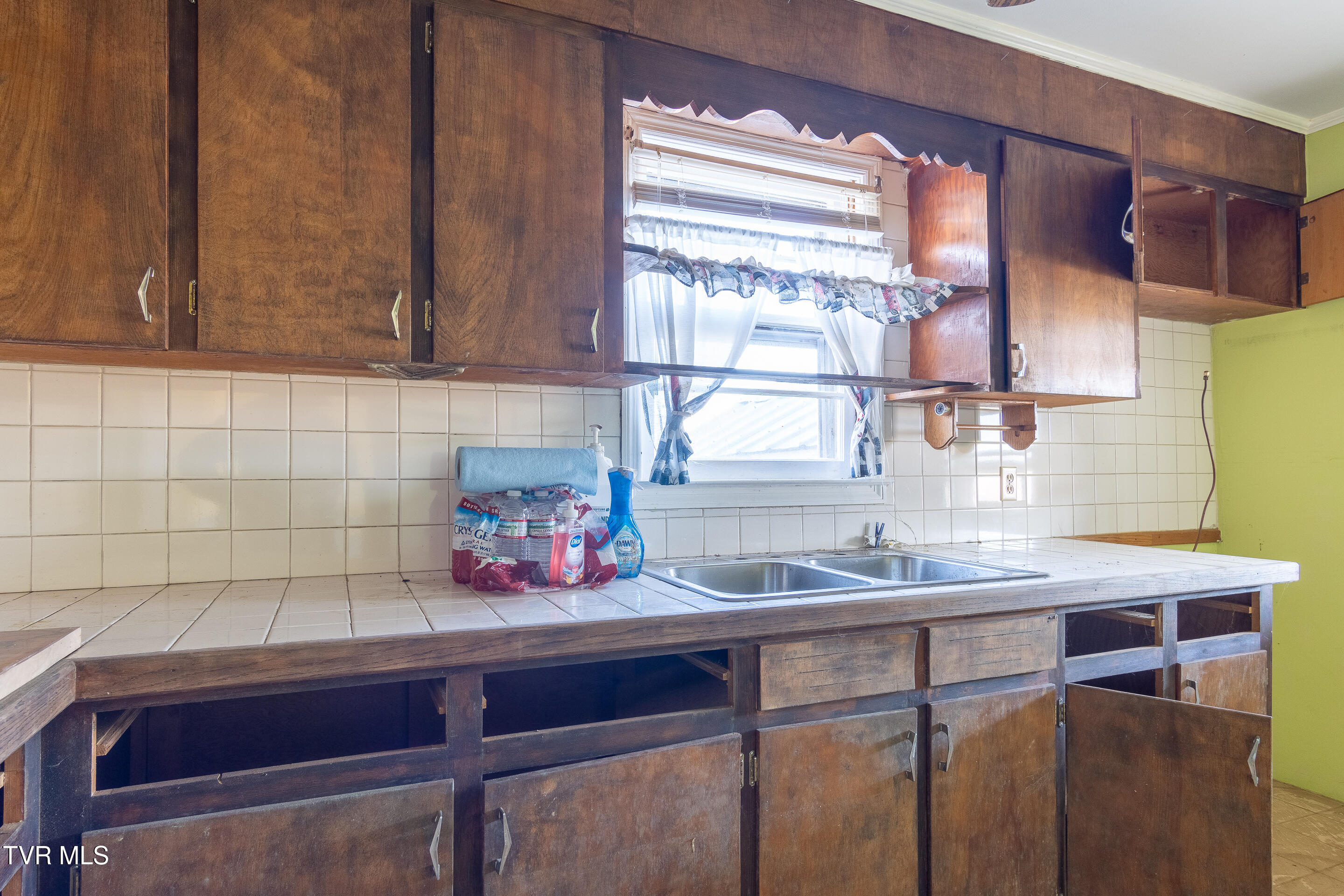 231 Bill Mauk Road Chuckey, TN 37641 - Photo 6 of 35 interior-3