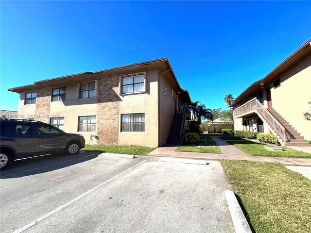 $1,850 | 10043 Winding Lake Road, Unit 201, Sunrise, FL 33351