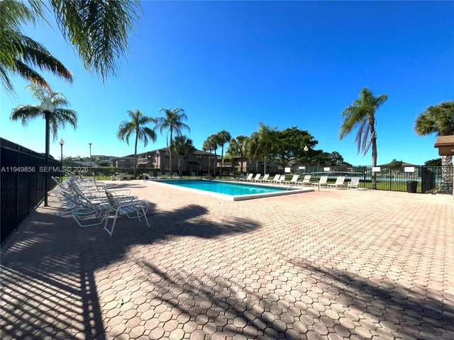 $1,850 | 10043 Winding Lake Road, Unit 201, Sunrise, FL 33351