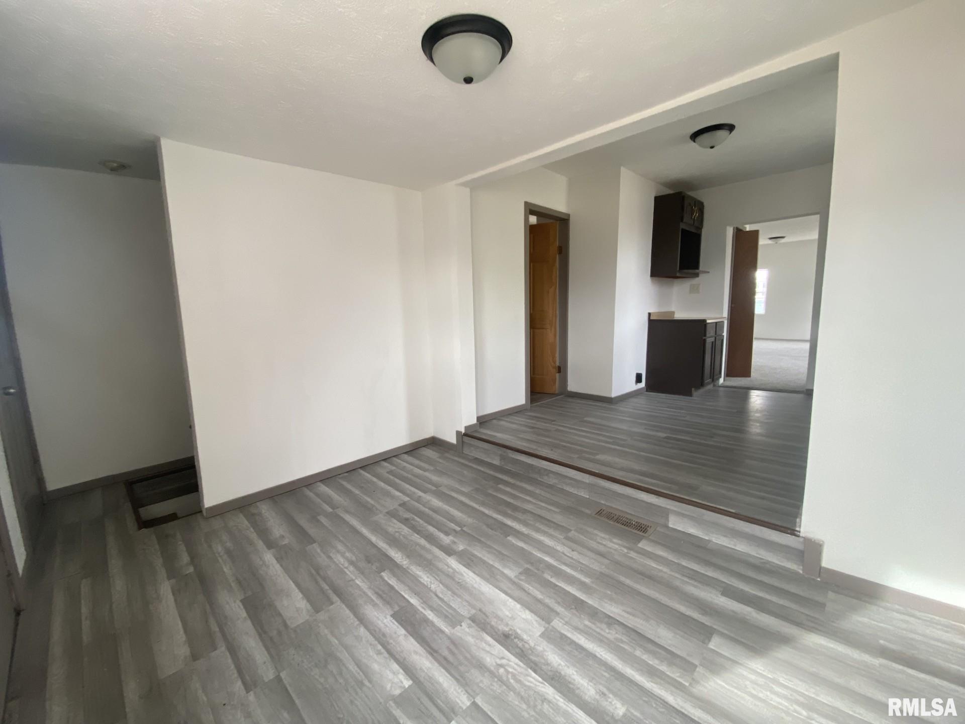 356 West Locust Street Canton, IL 61520 - Photo 11 of 27 Gallery Image 11