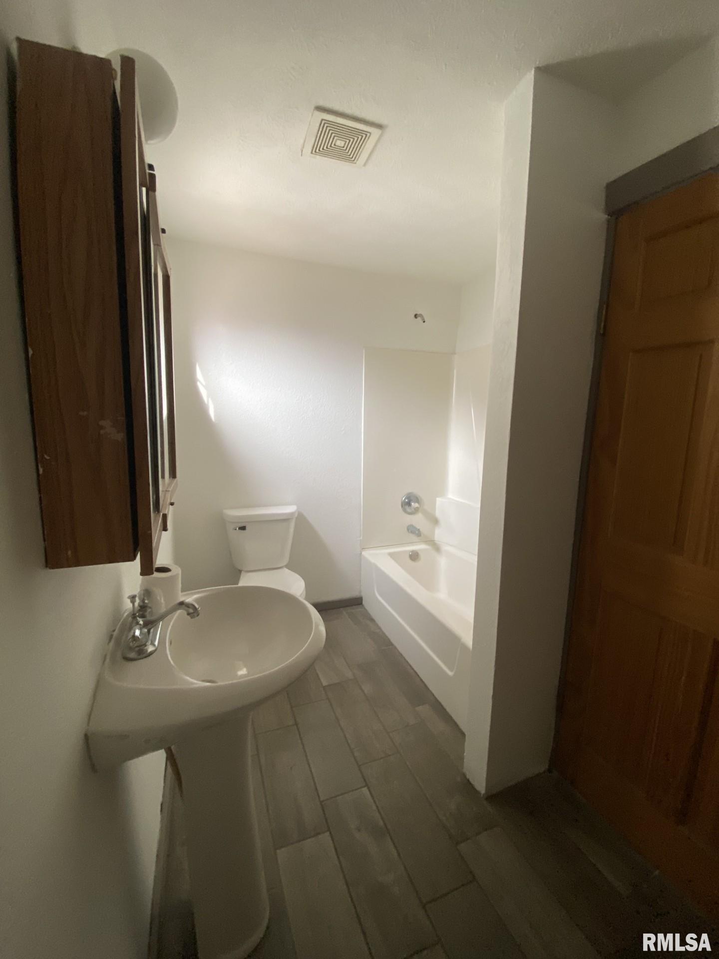 356 West Locust Street Canton, IL 61520 - Photo 15 of 27 Gallery Image 15