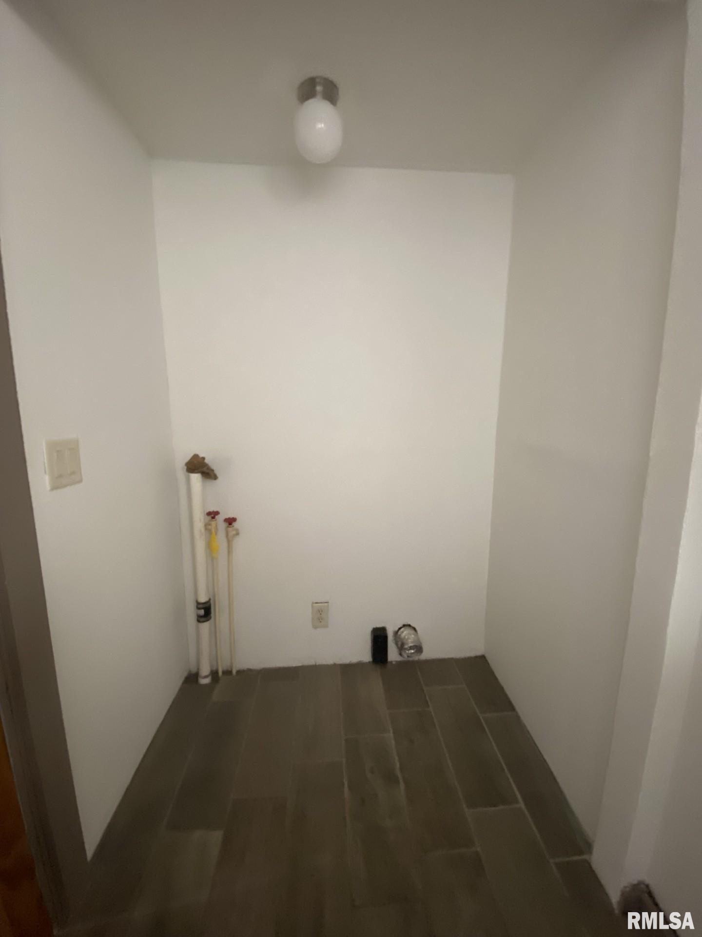 356 West Locust Street Canton, IL 61520 - Photo 16 of 27 Gallery Image 16