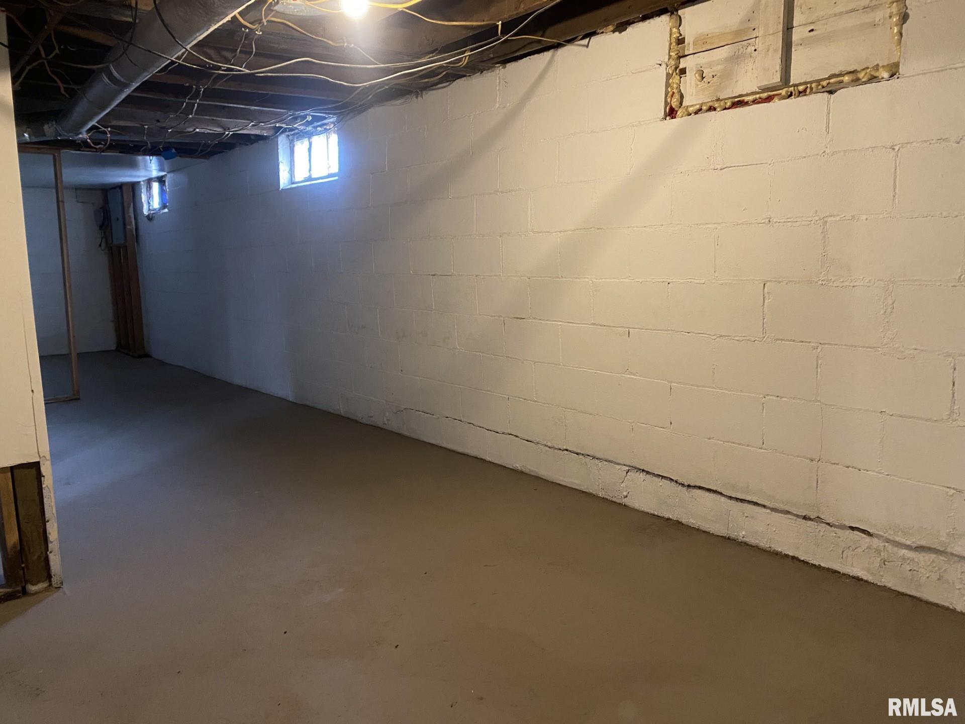 356 West Locust Street Canton, IL 61520 - Photo 22 of 27 Gallery Image 22