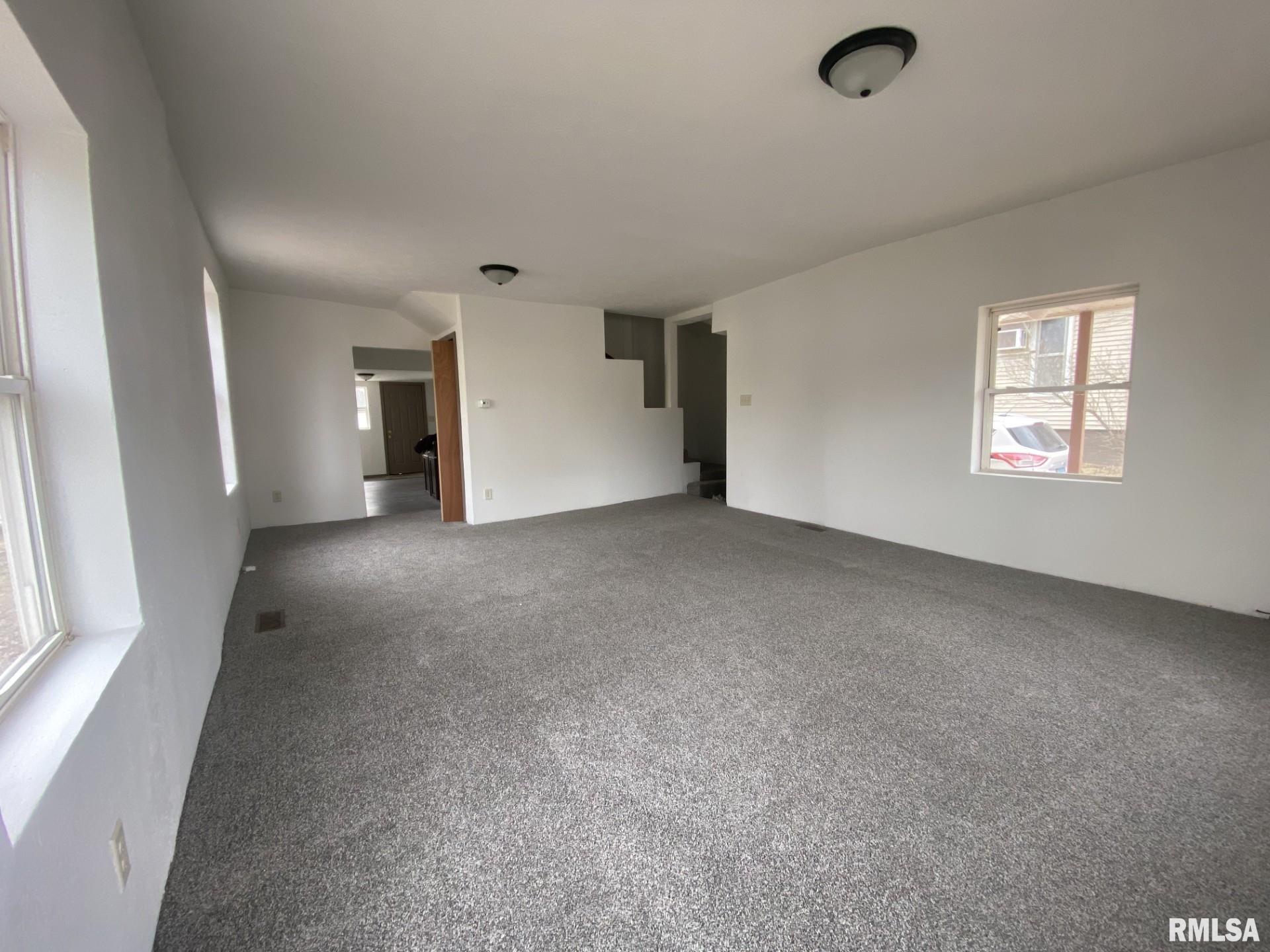 356 West Locust Street Canton, IL 61520 - Photo 6 of 27 Gallery Image 6