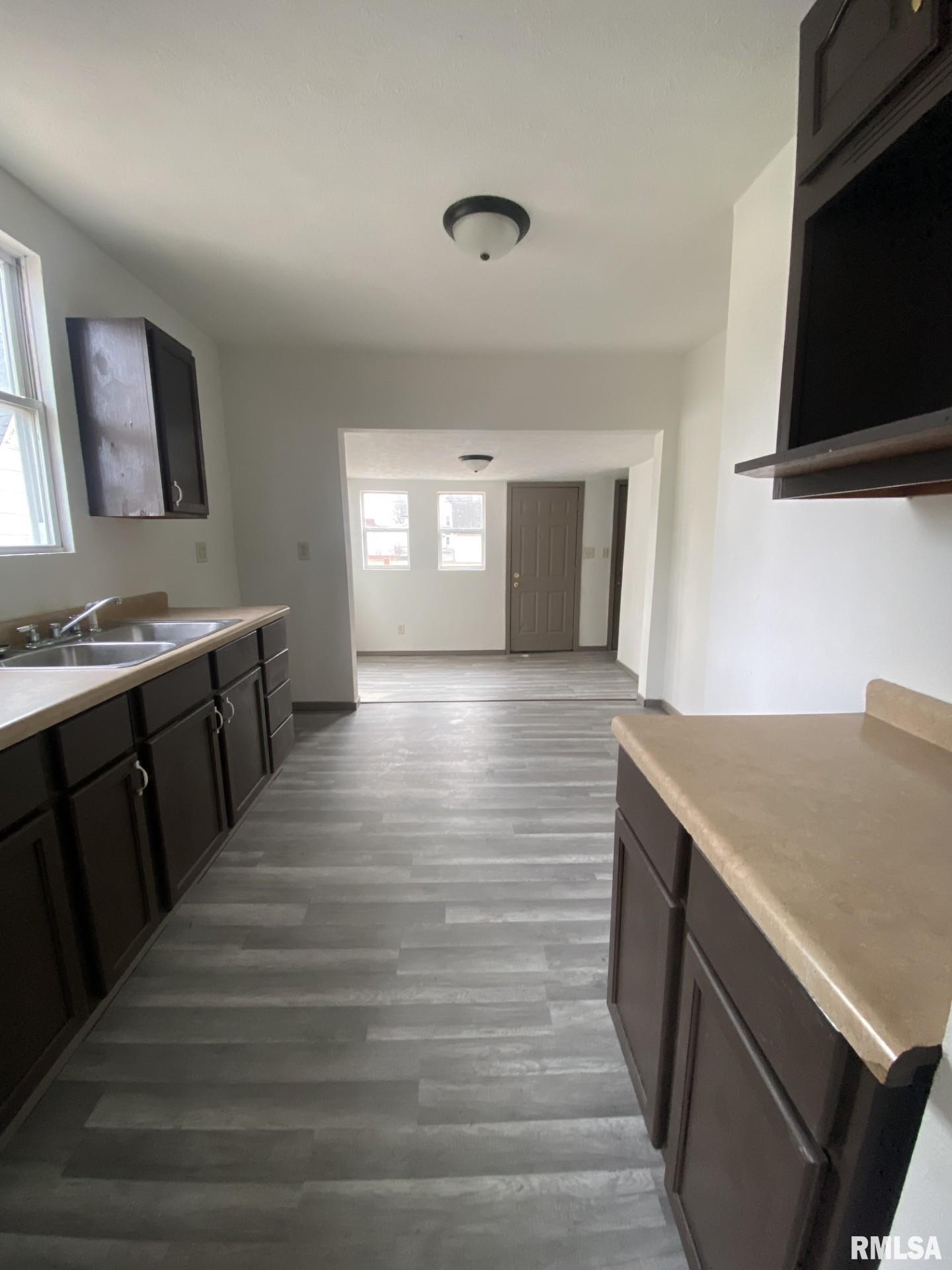 356 West Locust Street Canton, IL 61520 - Photo 8 of 27 Gallery Image 8