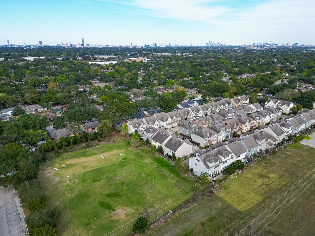 10514 Concha Lane Houston, TX 77096 - Photo 47 of 50 Notice on the horizon how close this neighborhood is to the buildings in the Galleria area, Greenway Plaza, Medical Center, Museum District, Rice Campus, and even Downtown.