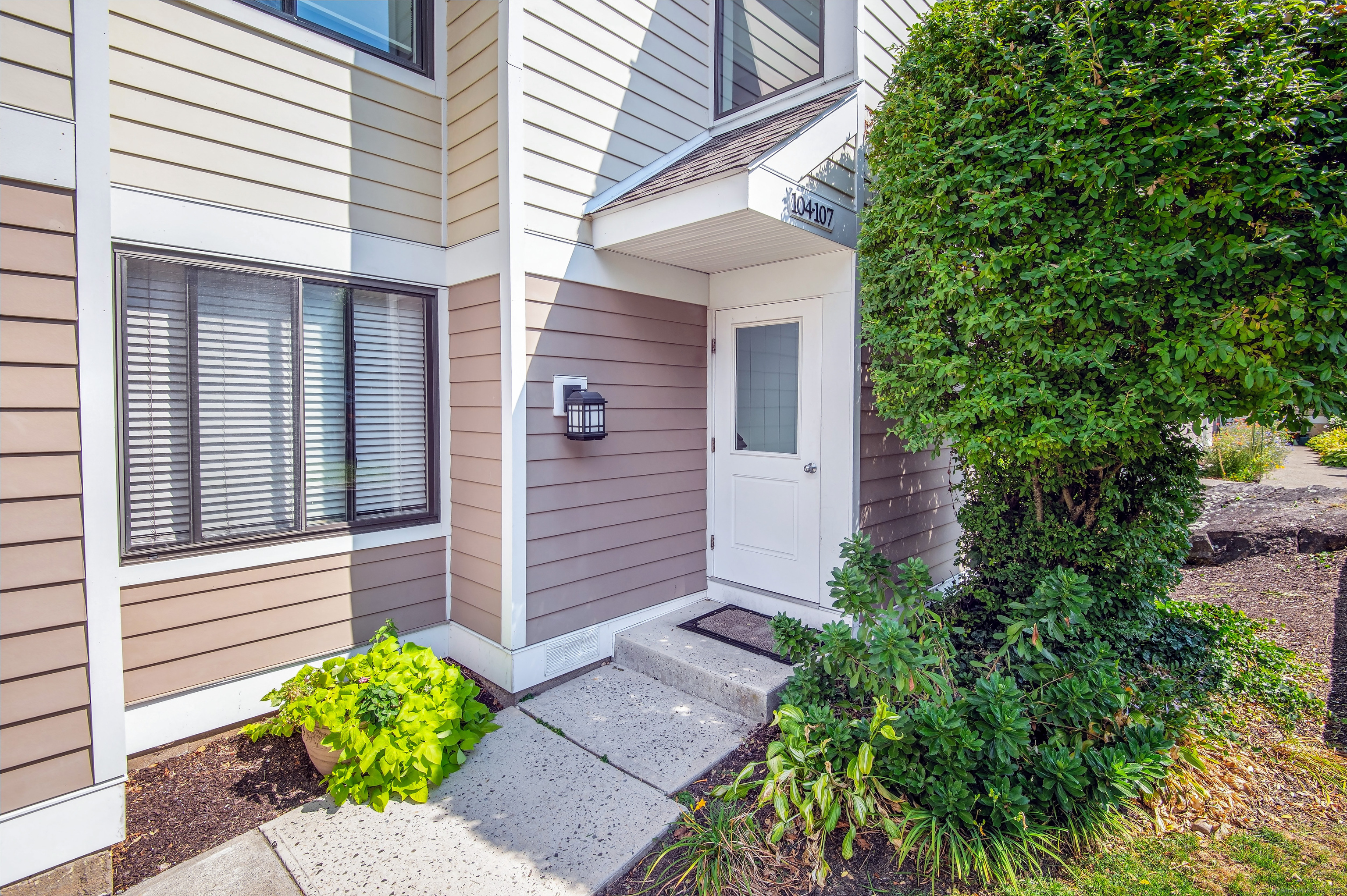 105 Olcott Way, Unit 105 Ridgefield, CT 06877 - Photo 1 of 1