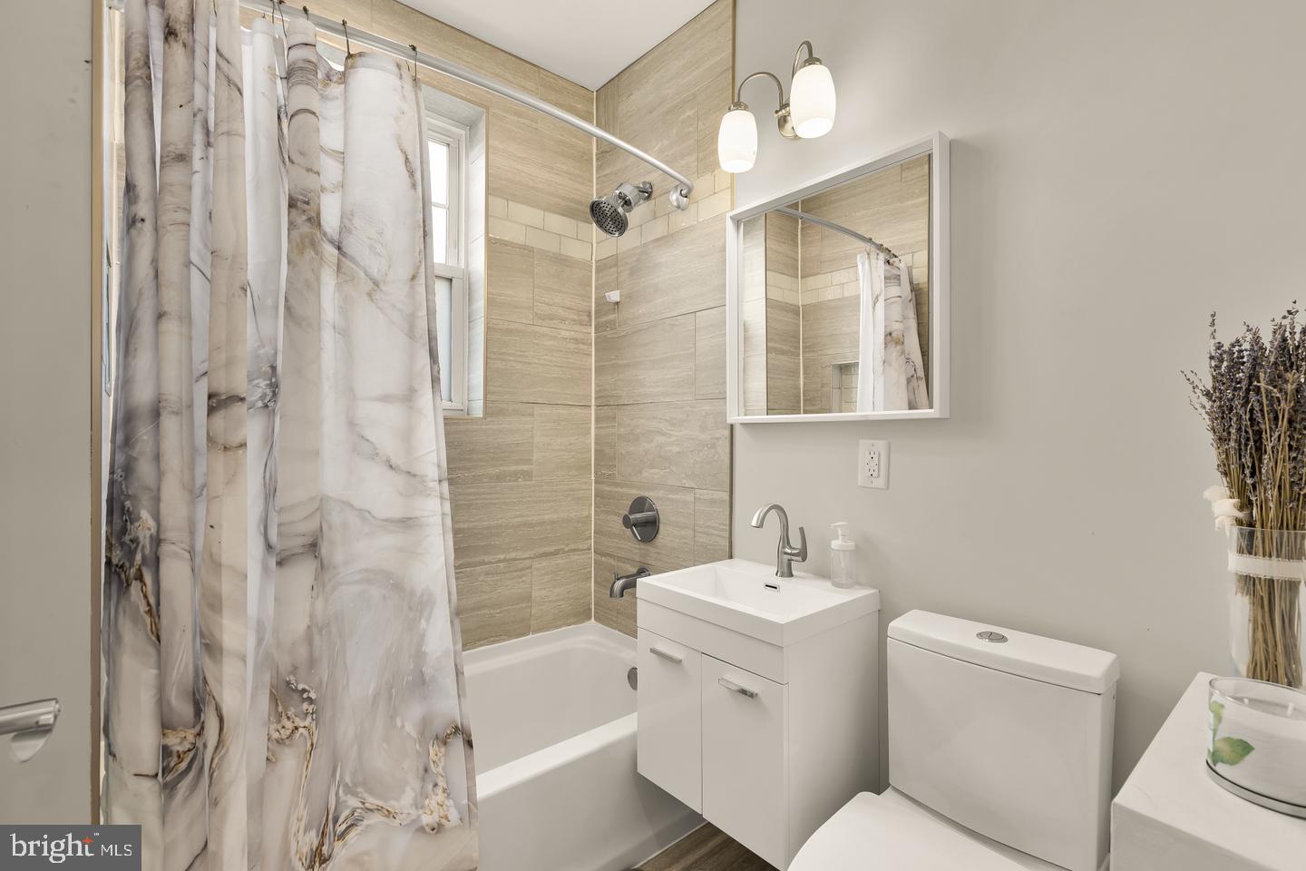 729 Roxboro Place Northwest Washington, DC 20011 - Photo 11 of 23 Gallery Image 11