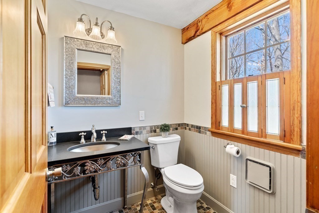 13 Skunk Road Merrimac, MA 01860 - Photo 20 of 41